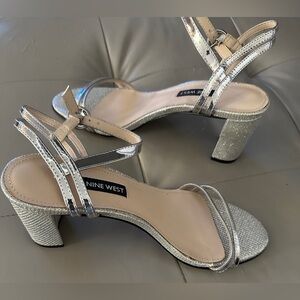 Nine West silver sparkle 3 inch heels size 7.5 M New